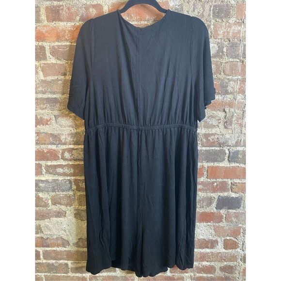 Maternity by Ingrid & Isabel Black XXL Romper Shorts Cross V-Neck - Picture 3 of 8